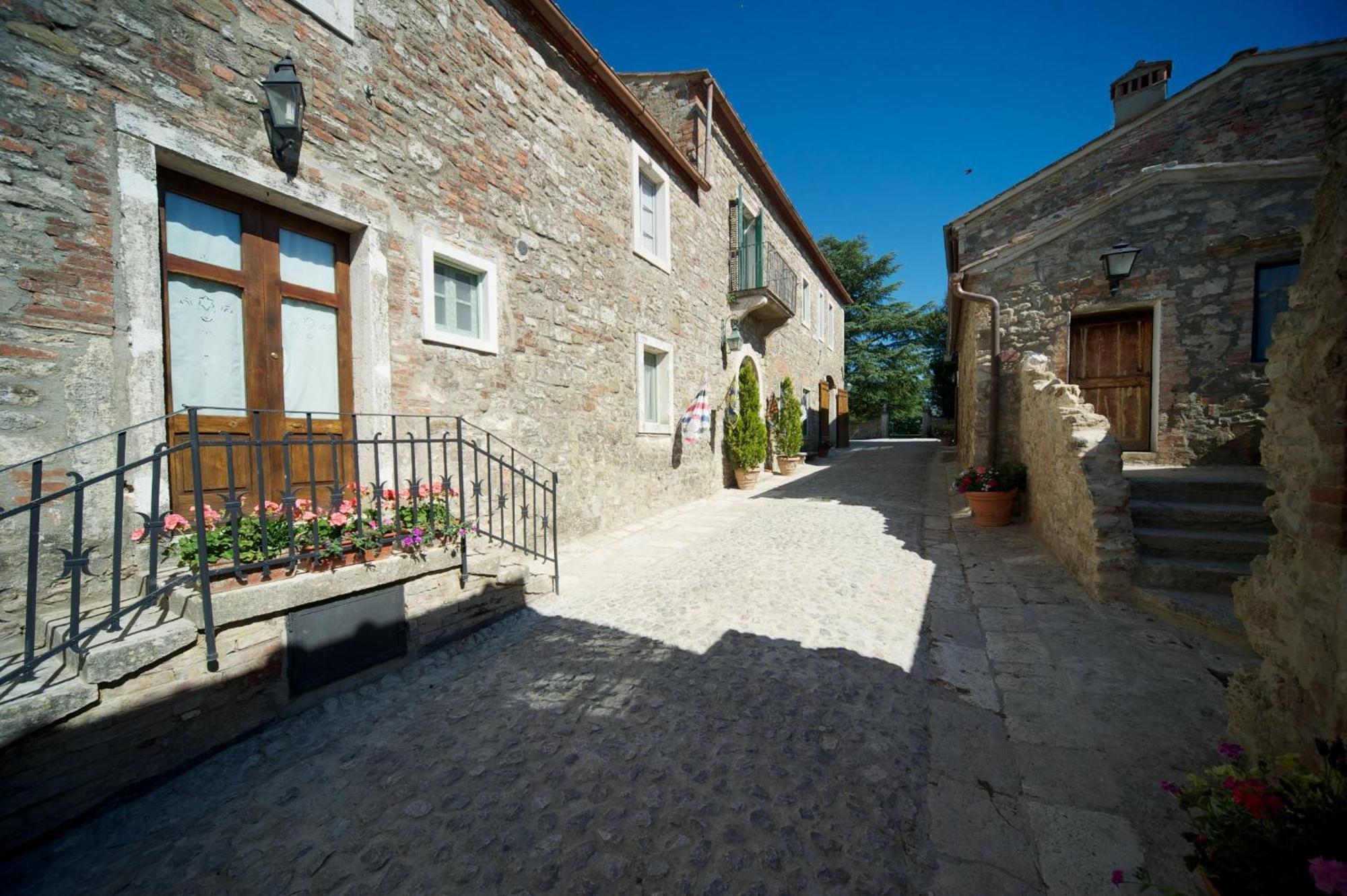 Borgo Laticastelli Hotel Rapolano Terme Exterior photo